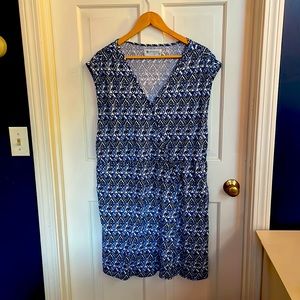 Blue and white geometric print dress
